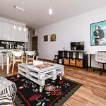 Kleczkow - 50m2, Parking, Balcony - By Rentujemy 公寓