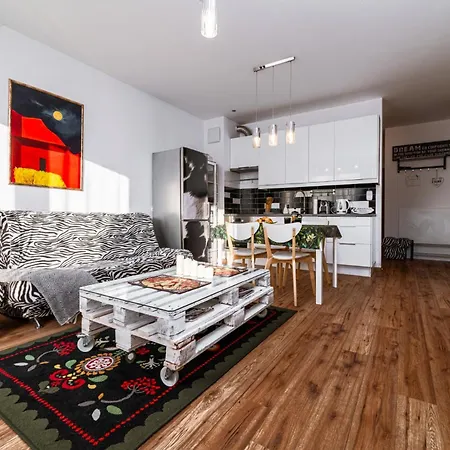 Appartement Kleczkow - 50m2, Parking, Balcony - By Rentujemy *