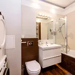 Kleczków - 50m2, Parking, Balcony - By Rentujemy Apartamento Wrocław