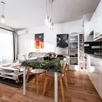 Kleczków - 50m2, Parking, Balcony - By Rentujemy Apartamento *