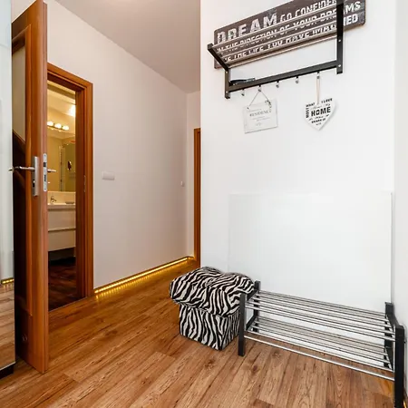 Kleczkow - 50m2, Parking, Balcony - By Rentujemy