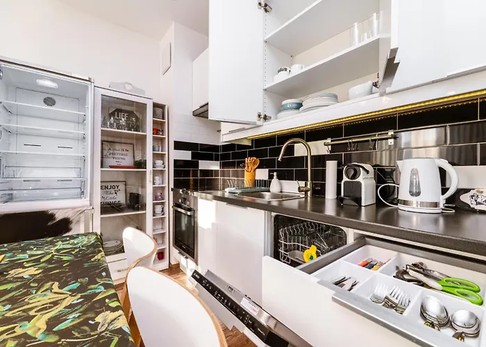 Kleczkow - 50m2, Parking, Balcony - By Rentujemy * Βρότσλαβ