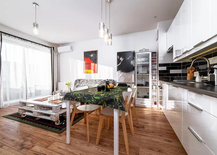 Kleczkow - 50m2, Parking, Balcony - By Rentujemy Διαμέρισμα *